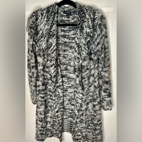 The limited women’s warm, long sweater cardigan - Picture 1 of 4